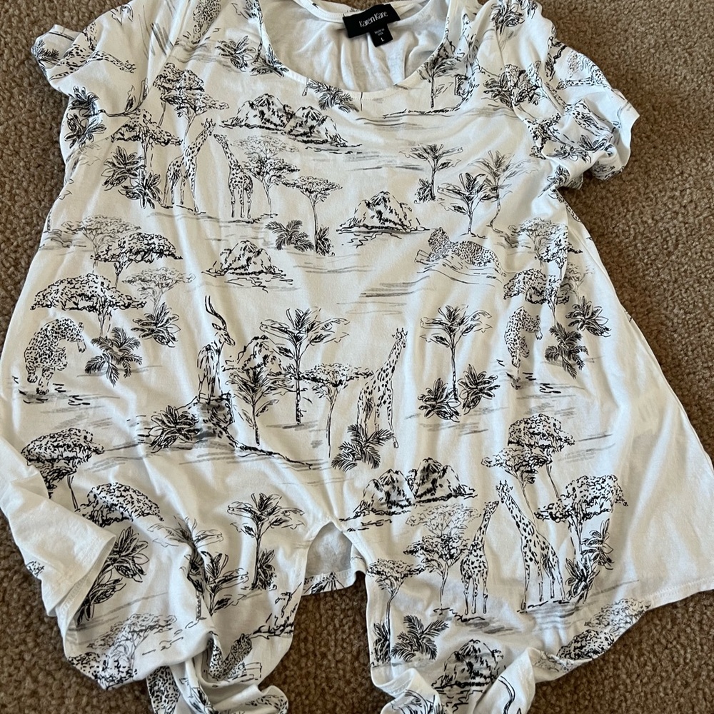 Karen Kane Monochrome Graphic Top